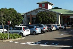 RICHDENS SHOPPING CENTRE 1